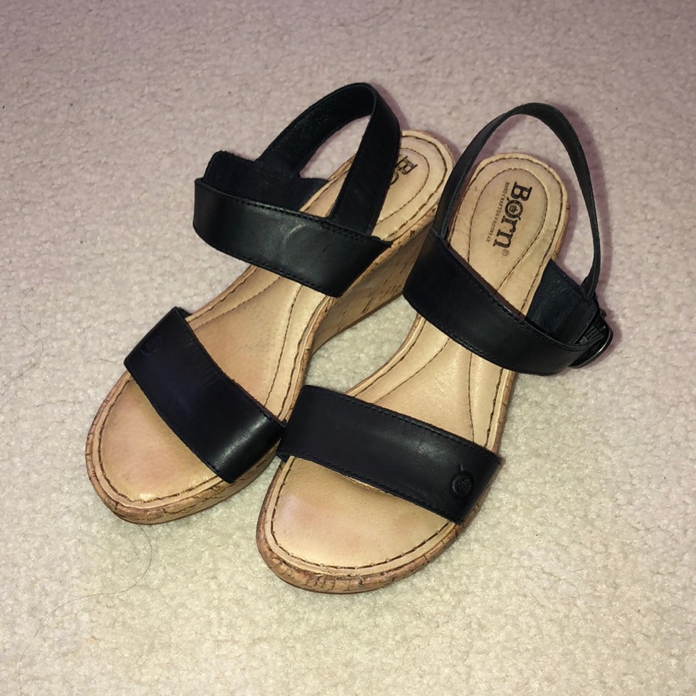 Born Black Wedges